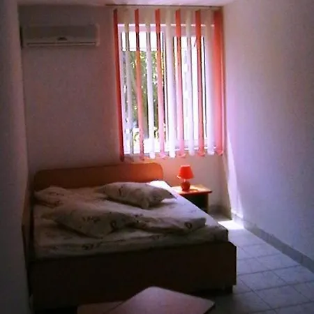 Atlantic 1 Hostel 3*